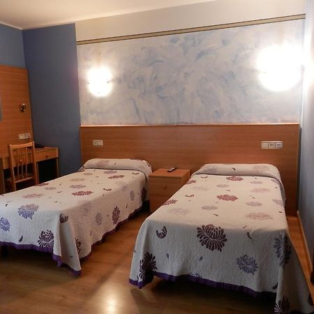 Hotel Dona Maria Gijon Room photo